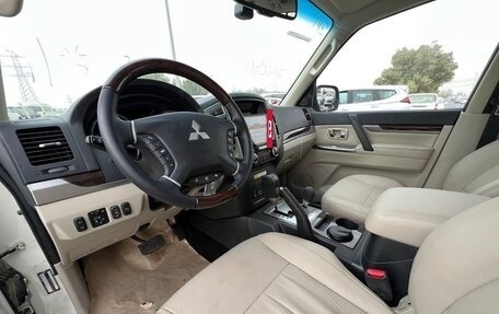 Mitsubishi Pajero IV, 2019 год, 2 700 000 рублей, 4 фотография