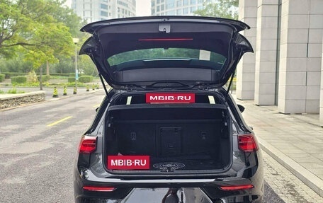 Volkswagen Golf GTI, 2023 год, 3 010 000 рублей, 8 фотография