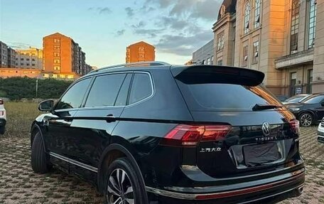 Volkswagen Tiguan II, 2022 год, 2 550 000 рублей, 4 фотография