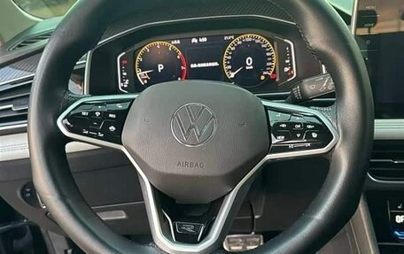 Volkswagen Tiguan II, 2022 год, 2 550 000 рублей, 9 фотография