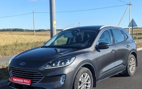 Ford Kuga III, 2021 год, 1 590 000 рублей, 1 фотография