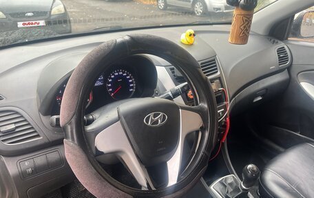 Hyundai Solaris II рестайлинг, 2012 год, 550 000 рублей, 9 фотография