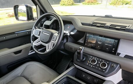 Land Rover Defender II, 2024 год, 13 200 000 рублей, 12 фотография