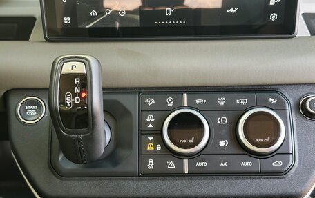 Land Rover Defender II, 2024 год, 13 200 000 рублей, 25 фотография