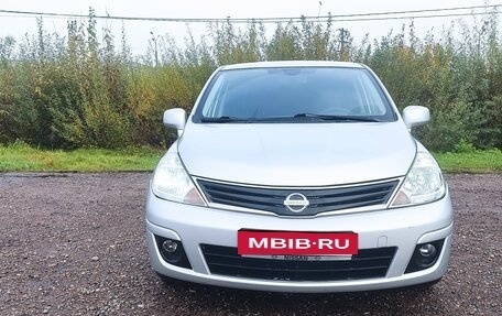 Nissan Tiida, 2010 год, 900 000 рублей, 2 фотография