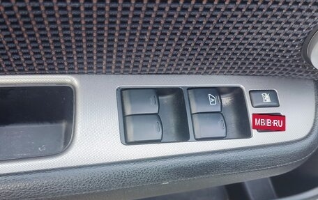 Nissan Tiida, 2010 год, 900 000 рублей, 12 фотография