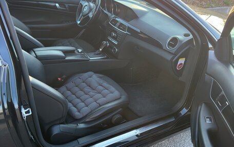 Mercedes-Benz C-Класс, 2011 год, 1 100 000 рублей, 9 фотография