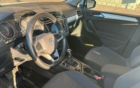 Volkswagen Tiguan II, 2021 год, 3 000 000 рублей, 3 фотография