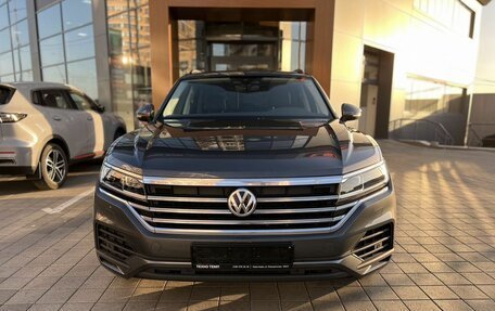 Volkswagen Touareg III, 2019 год, 4 575 000 рублей, 2 фотография