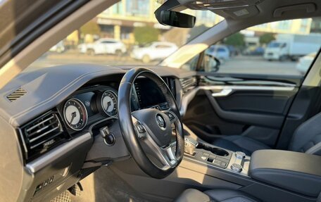 Volkswagen Touareg III, 2019 год, 4 575 000 рублей, 10 фотография