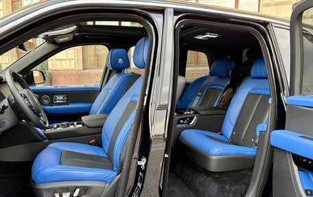 Rolls-Royce Cullinan, 2019 год, 37 000 000 рублей, 3 фотография