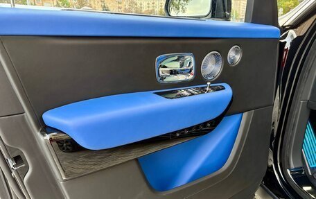 Rolls-Royce Cullinan, 2019 год, 37 000 000 рублей, 10 фотография