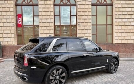 Rolls-Royce Cullinan, 2019 год, 37 000 000 рублей, 4 фотография