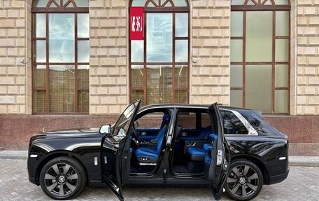 Rolls-Royce Cullinan, 2019 год, 37 000 000 рублей, 7 фотография