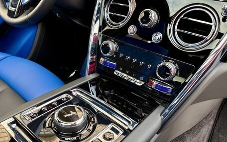 Rolls-Royce Cullinan, 2019 год, 37 000 000 рублей, 14 фотография