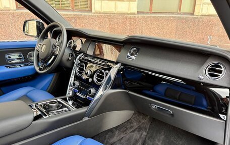 Rolls-Royce Cullinan, 2019 год, 37 000 000 рублей, 15 фотография