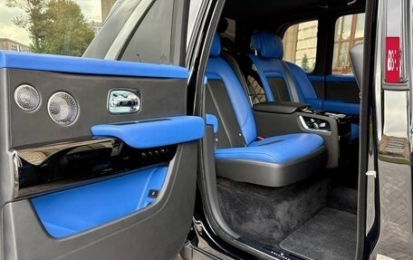 Rolls-Royce Cullinan, 2019 год, 37 000 000 рублей, 20 фотография