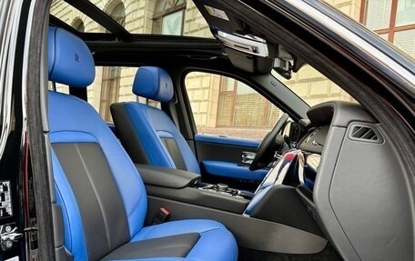 Rolls-Royce Cullinan, 2019 год, 37 000 000 рублей, 18 фотография