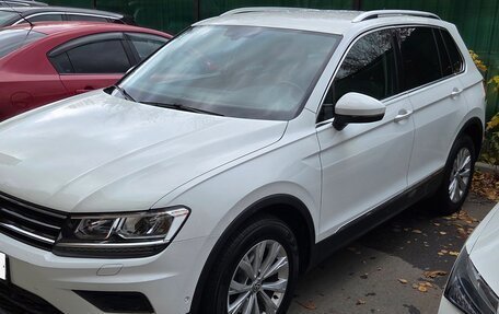 Volkswagen Tiguan II, 2018 год, 1 950 000 рублей, 2 фотография