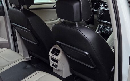 Volkswagen Tiguan II, 2018 год, 1 950 000 рублей, 4 фотография