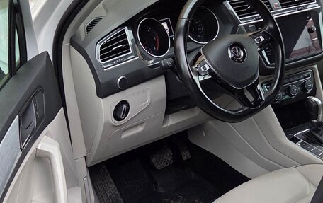 Volkswagen Tiguan II, 2018 год, 1 950 000 рублей, 5 фотография