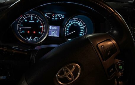 Toyota Land Cruiser 200, 2011 год, 3 250 000 рублей, 22 фотография