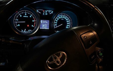 Toyota Land Cruiser 200, 2011 год, 3 250 000 рублей, 21 фотография