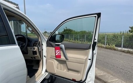 Toyota Land Cruiser Prado 150 рестайлинг 2, 2022 год, 3 850 001 рублей, 15 фотография