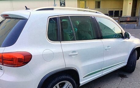 Volkswagen Tiguan I, 2015 год, 2 200 000 рублей, 4 фотография