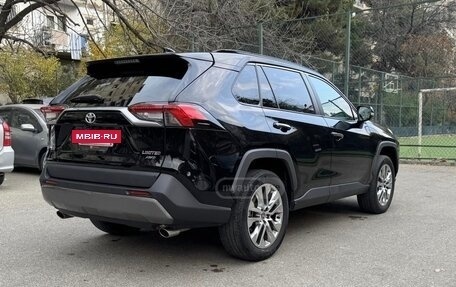 Toyota RAV4, 2021 год, 2 300 000 рублей, 6 фотография