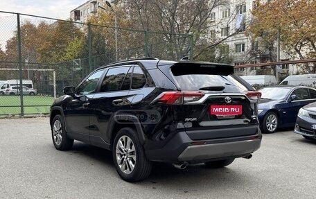Toyota RAV4, 2021 год, 2 300 000 рублей, 2 фотография