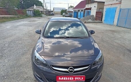 Opel Astra J, 2013 год, 920 000 рублей, 1 фотография