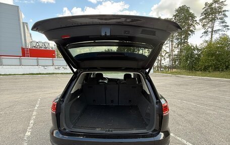 Volkswagen Touareg III, 2018 год, 3 650 000 рублей, 11 фотография
