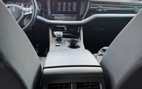 Volkswagen Touareg III, 2018 год, 3 650 000 рублей, 10 фотография
