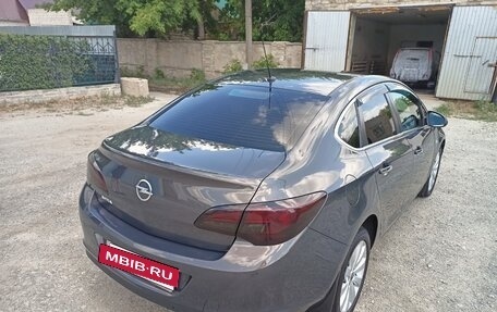 Opel Astra J, 2013 год, 920 000 рублей, 3 фотография