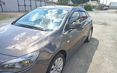 Opel Astra J, 2013 год, 920 000 рублей, 6 фотография