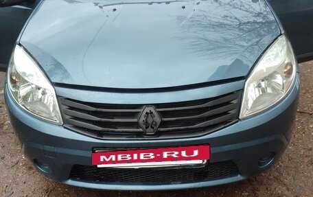 Renault Sandero I, 2013 год, 650 000 рублей, 2 фотография