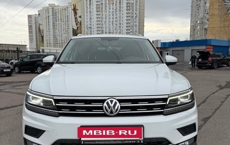 Volkswagen Tiguan II, 2018 год, 2 500 000 рублей, 6 фотография