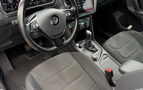 Volkswagen Tiguan II, 2018 год, 2 500 000 рублей, 13 фотография