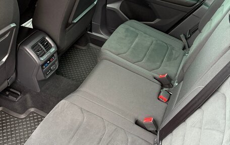 Volkswagen Tiguan II, 2018 год, 2 500 000 рублей, 16 фотография