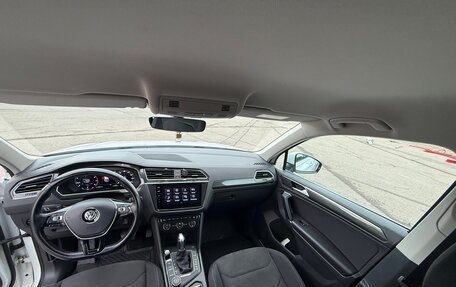 Volkswagen Tiguan II, 2018 год, 2 500 000 рублей, 21 фотография