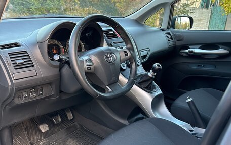 Toyota Auris II, 2010 год, 850 000 рублей, 10 фотография