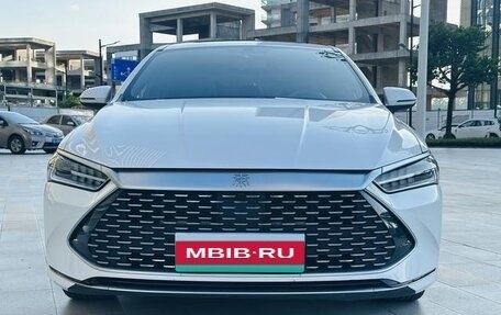 BYD Qin, 2022 год, 1 320 000 рублей, 2 фотография