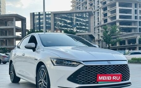 BYD Qin, 2022 год, 1 320 000 рублей, 3 фотография