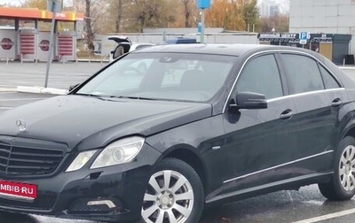 Mercedes-Benz E-Класс, 2010 год, 750 000 рублей, 1 фотография