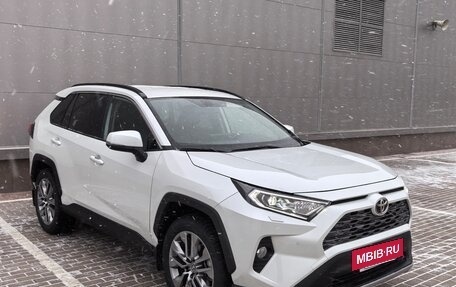 Toyota RAV4, 2021 год, 3 500 000 рублей, 2 фотография