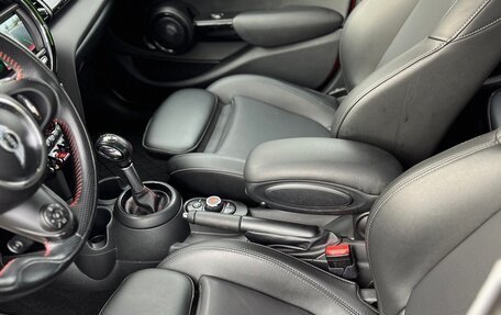MINI Hatch, 2018 год, 1 950 000 рублей, 4 фотография