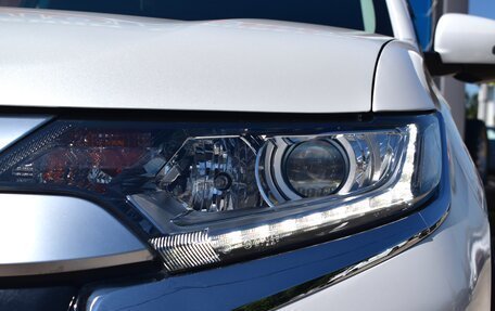 Mitsubishi Outlander III рестайлинг 3, 2021 год, 2 210 000 рублей, 9 фотография