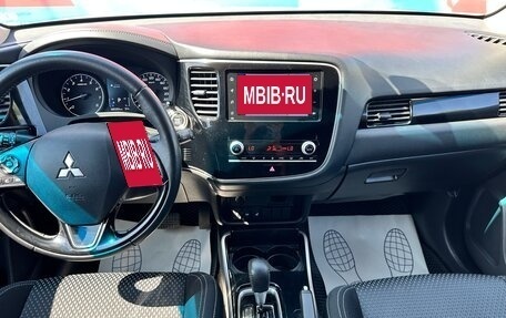 Mitsubishi Outlander III рестайлинг 3, 2021 год, 2 210 000 рублей, 11 фотография