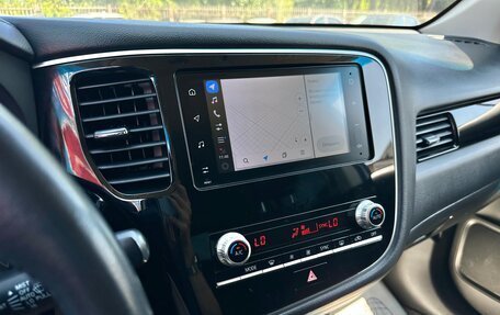 Mitsubishi Outlander III рестайлинг 3, 2021 год, 2 210 000 рублей, 15 фотография